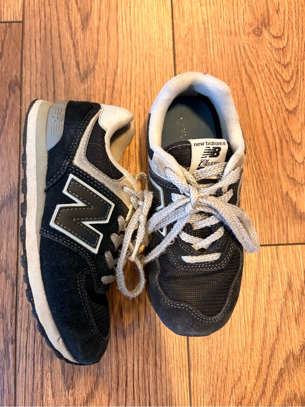 New Balance Kids Black and White Retro Runner Sneakers